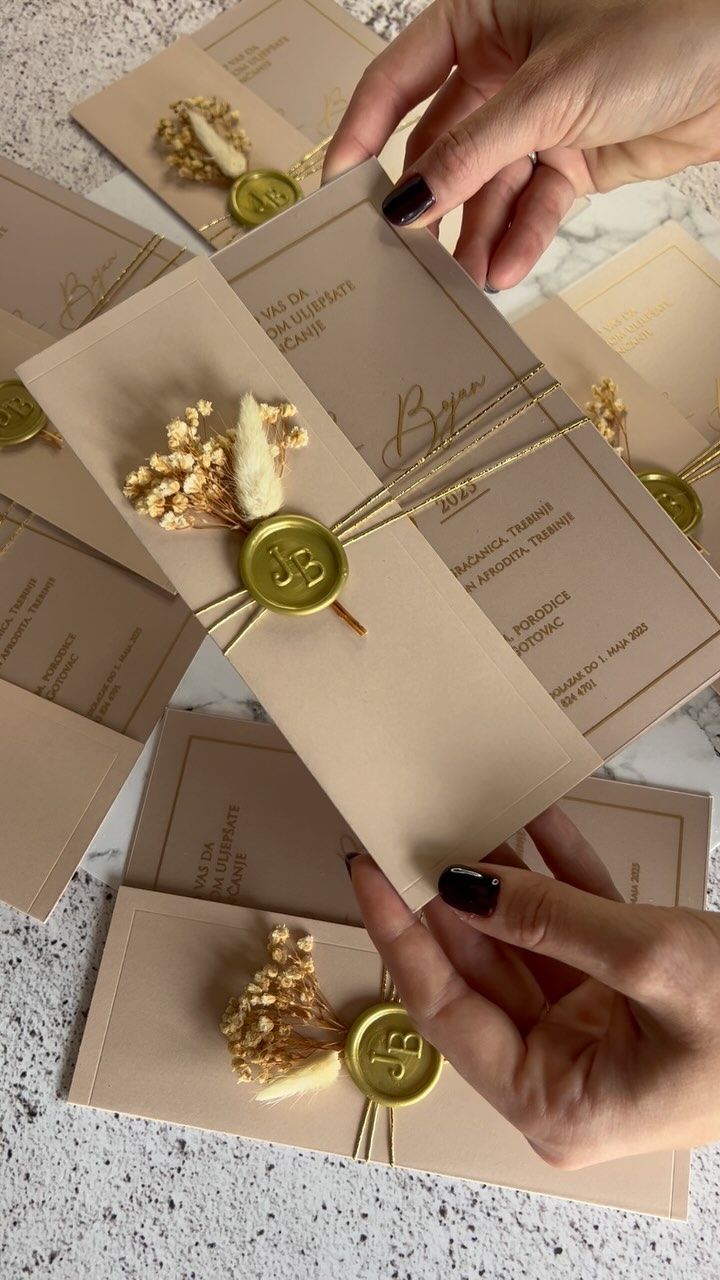 Inviti e creazioni eleganti per matrimoni